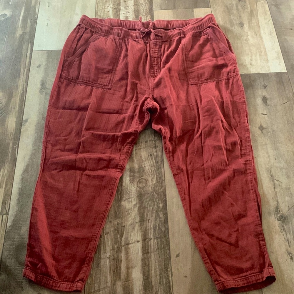 Womens old navy pull on capris with pockets size XXl